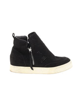 1 shoe size - 8 1/2