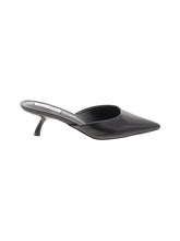 1 shoe size - 8
