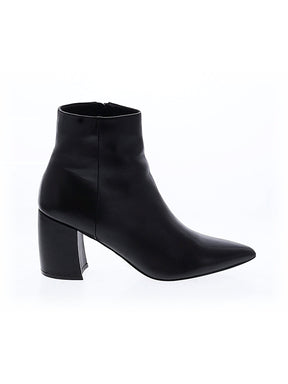 1 shoe size - 9