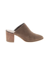 1 shoe size - 9