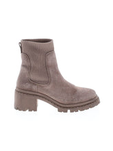 1 shoe size - 8