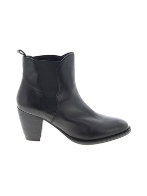 1 shoe size - 7 1/2