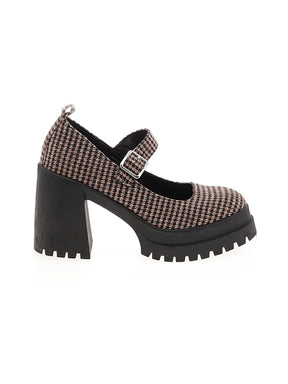 1 shoe size - 8