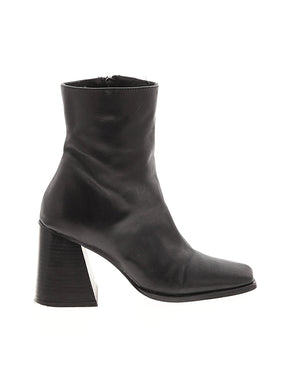 1 shoe size - 7