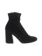 1 shoe size - 8