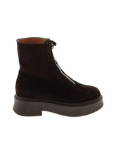 1 shoe size - 7 1/2
