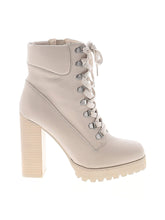 1 shoe size - 9