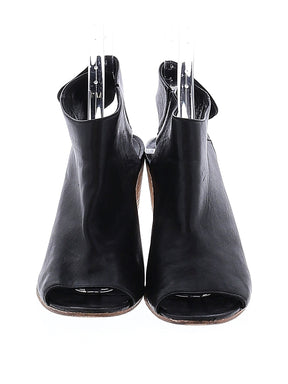 2 shoe size - 39 (EU)