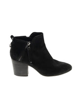 1 shoe size - 7 1/2