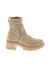 1 shoe size - 9