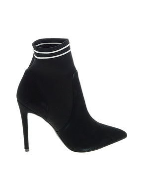 1 shoe size - 8
