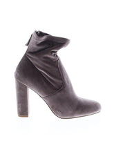 1 shoe size - 9