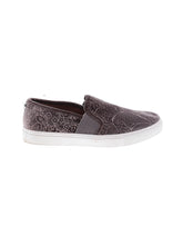 1 shoe size - 10