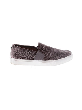 1 shoe size - 10