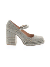 1 shoe size - 9 1/2