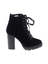1 shoe size - 8