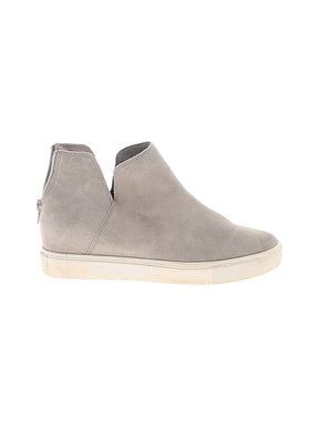 1 shoe size - 9