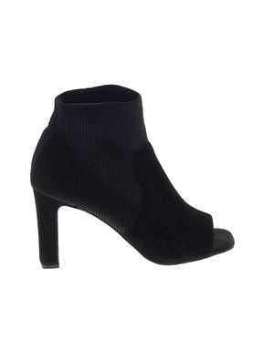 1 shoe size - 10