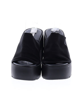 2 shoe size - 39 (EU)