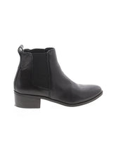 1 shoe size - 7