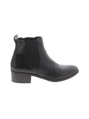 1 shoe size - 7