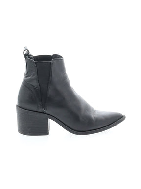 1 shoe size - 7