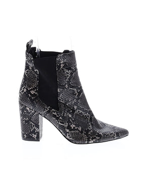 1 shoe size - 8 1/2