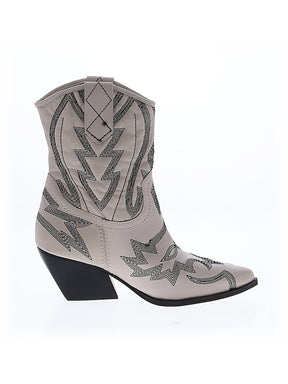 1 shoe size - 9