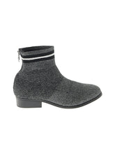 1 shoe size - 5