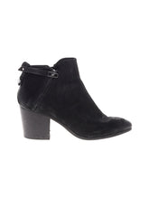 1 shoe size - 7 1/2