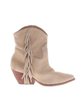 1 shoe size - 8 1/2