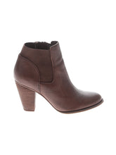 1 shoe size - 7 1/2