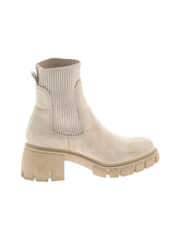 1 shoe size - 7 1/2