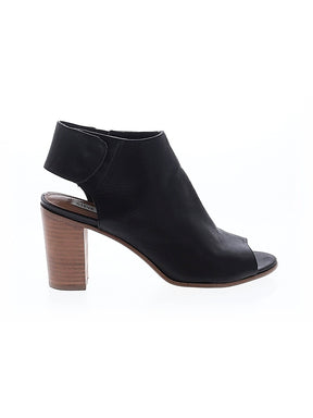 1 shoe size - 7 1/2