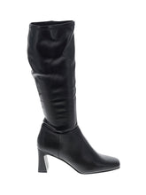 1 shoe size - 8