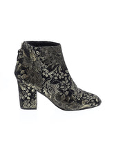 1 shoe size - 10