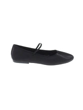 1 shoe size - 9
