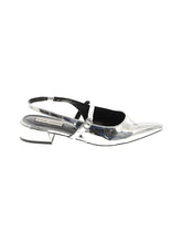 1 shoe size - 8