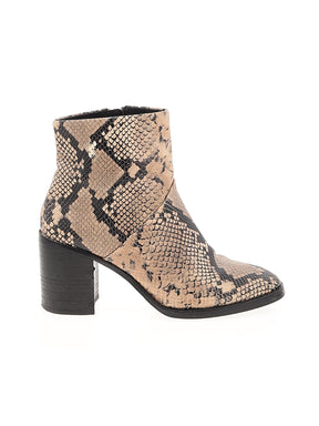 1 shoe size - 8 1/2