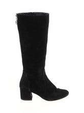 1 shoe size - 7 1/2