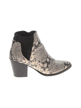 1 shoe size - 8 1/2
