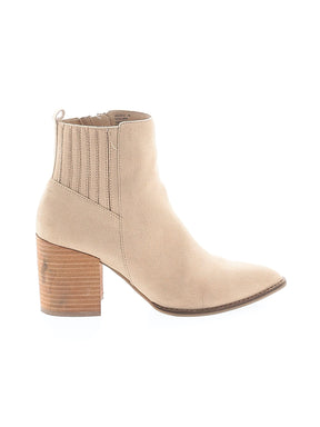 1 shoe size - 9