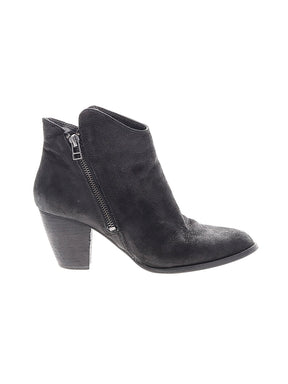 1 shoe size - 8 1/2