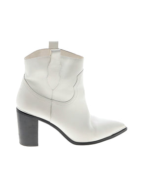 1 shoe size - 8