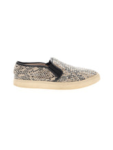 1 shoe size - 7