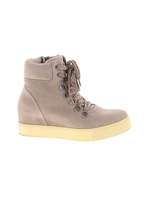 1 shoe size - 8 1/2