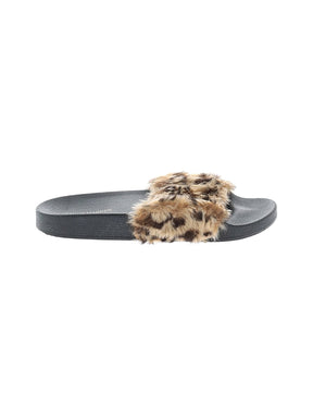 1 shoe size - 8