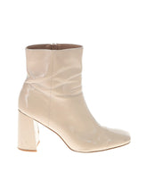 1 shoe size - 10