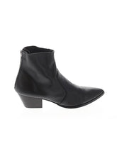 1 shoe size - 8
