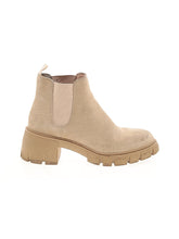 1 shoe size - 8